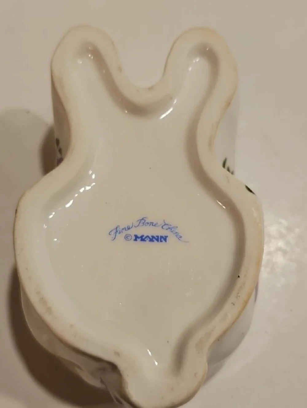 Mann Fine Bone China Bunny Trinket Box with Purple Violets Accents 4 1/2